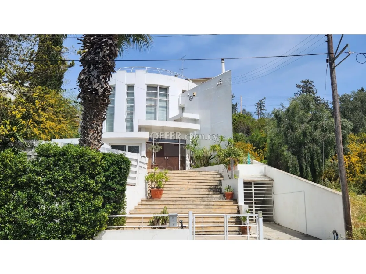 Four bedroom resale villa in Engomi area of Nicosia - 1
