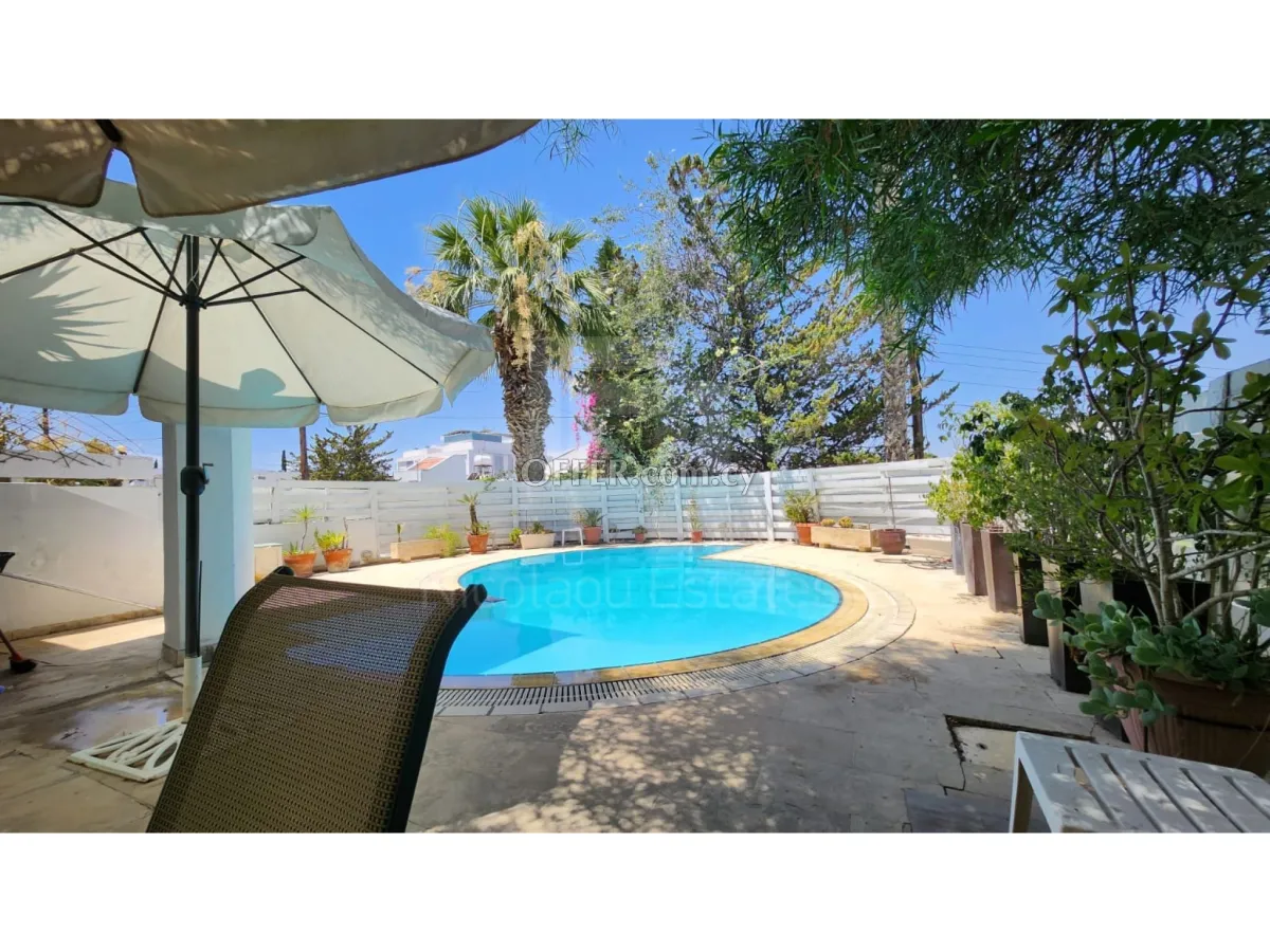 Four bedroom resale villa in Engomi area of Nicosia - 4