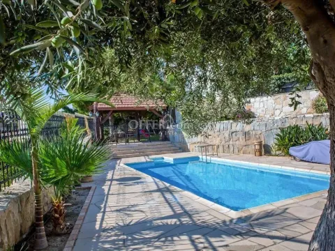 STUNNING DETACHED 6 BEDROOM VILLA IN PANTHEA - limassol - 11