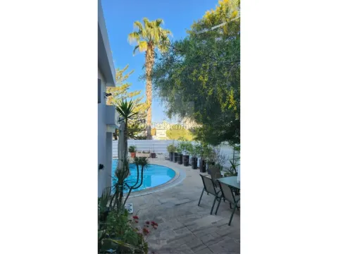 Four bedroom resale villa in Engomi area of Nicosia - 7