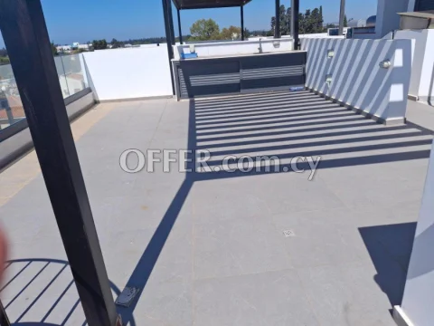 2 bedroom penthouse with private roof garden partly furnished - Main Photo