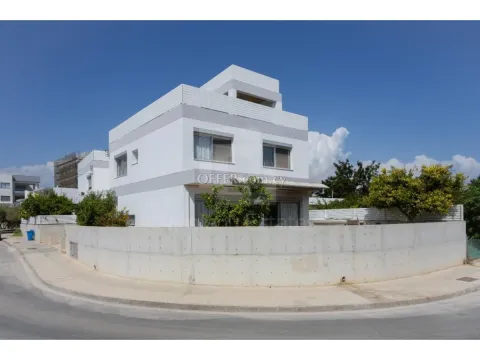 Semi detached five bedroom house in Potamos Germasogias