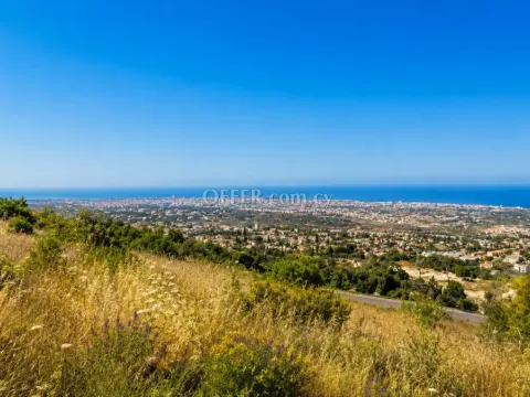 Large residential plot for sale in Tala Hills, Paphos with beautiful sea views - Main Photo