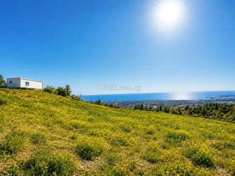 Large residential plot for sale in Tala Hills, Paphos with beautiful sea views - Main Photo