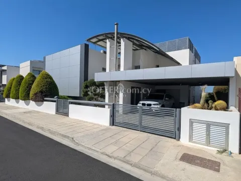 ELEGANT VILLA WITH SWIMMING POOL IN EPISKOPI LIMASSOL - 11