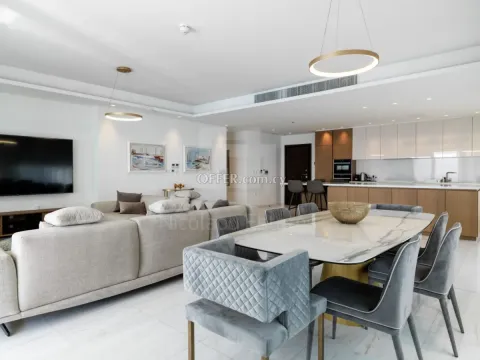 Beachfront three bedroom apartment in Pyrgos tourist area - 10