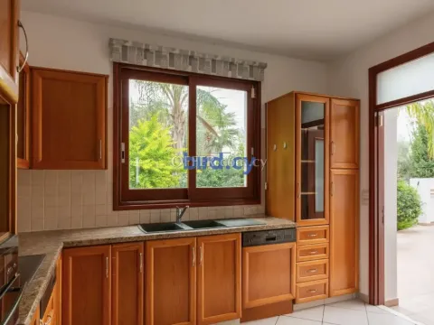 5 Bed Villa for Rent in Agios Dometios, Nicosia - 4