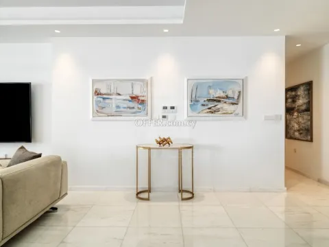 Beachfront three bedroom apartment in Pyrgos tourist area - 8