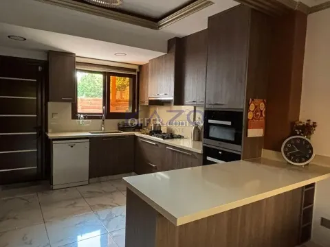 Spacious Five Bedroom House in Quiet Apostolos Andreas Area - 9