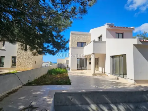 Modern Two Bedroom Villa With Pool Sea View