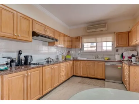 Luxury Five Bedroom Villa with Separate Two Bedroom Apartment for Sale in Faneromeni Larnaca - 9