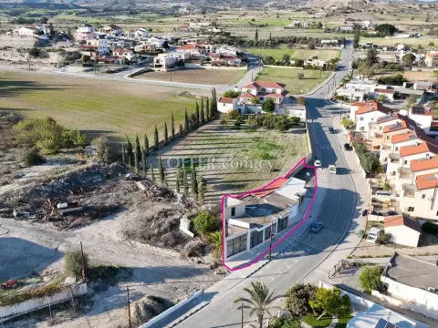 Building with two shops located in Anafotida Larnaca - 9
