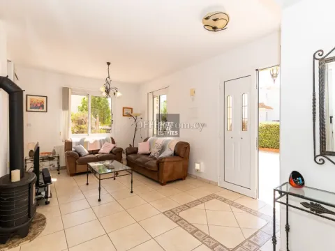 Spacious Three-Bedroom Home in Sunny Protaras with a Large Plot - 19