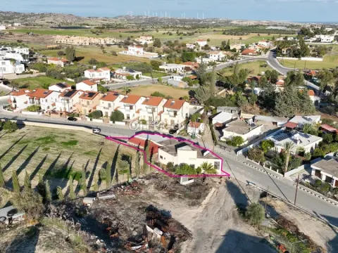 Building with two shops located in Anafotida Larnaca - 7