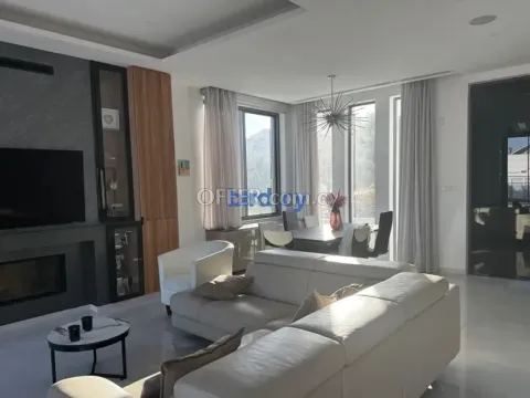 4 Bed Semi-Detached House for Rent in Palouriotissa, Nicosia - Main Photo