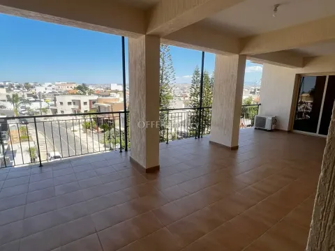 TOP FLOOR THREE BEDROOM APARTMENT FOR RENT - Main Photo