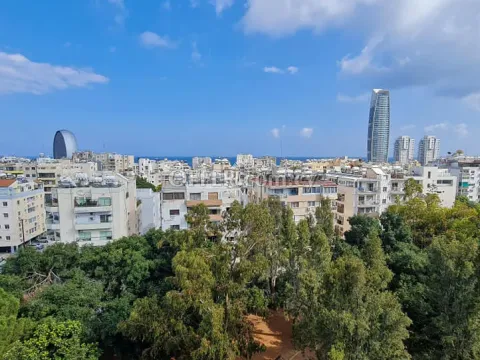 THREE BEDROOM APARTMENT TO RENT IN  NEAPOLIS - LIMASSOL CITY CENTER - Main Photo