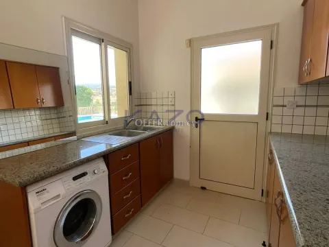 Spacious Five Bedroom Villa with Pool in Pyrgos Area - 4