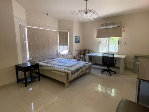 Spacious Five Bedroom Villa with Pool in Pyrgos Area - 2