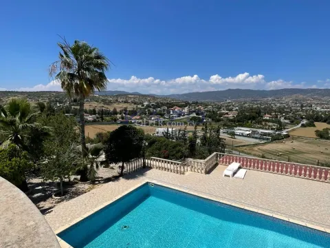Spacious Five Bedroom Villa with Pool in Pyrgos Area - 13