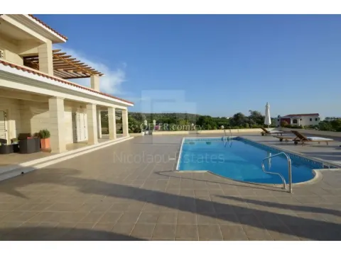Outstanding villa for sale in Peyia area of Paphos - 9