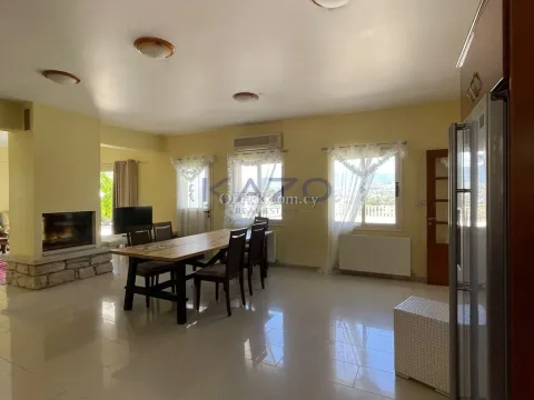 Spacious Five Bedroom Villa with Pool in Pyrgos Area - 8