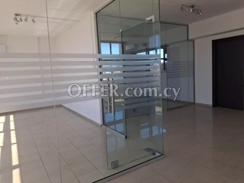 155m2 office in Omonia easy access to the highway and just minutes walk to shops and amenities - Main Photo
