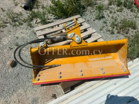 Brand new bucket for excavators 1.5tons-4.5tons - 3