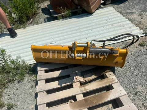 Brand new bucket for excavators 1.5tons-4.5tons - 5