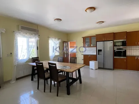Spacious Five Bedroom Villa with Pool in Pyrgos Area - 7