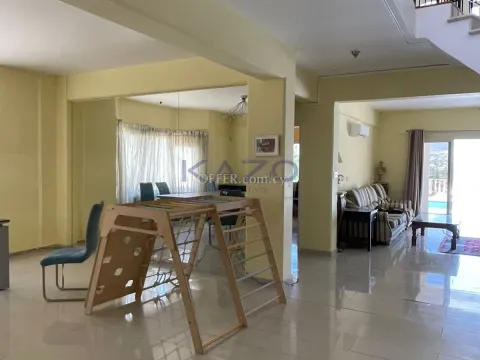 Spacious Five Bedroom Villa with Pool in Pyrgos Area - 6
