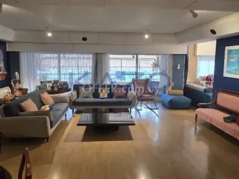 Fully Furnished Penthouse Apartment For Rent City Center - Main Photo