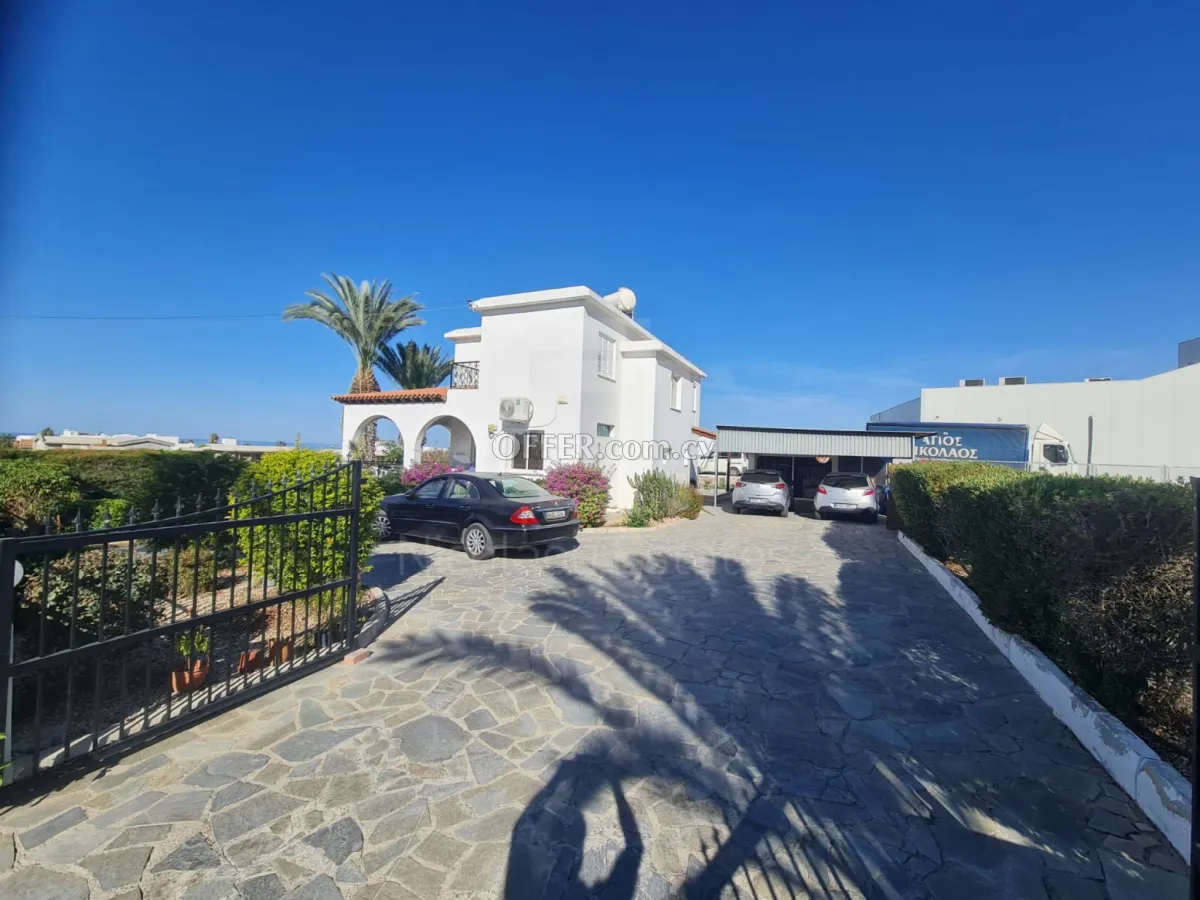 House for Sale in lower Chloraka Paphos - 3
