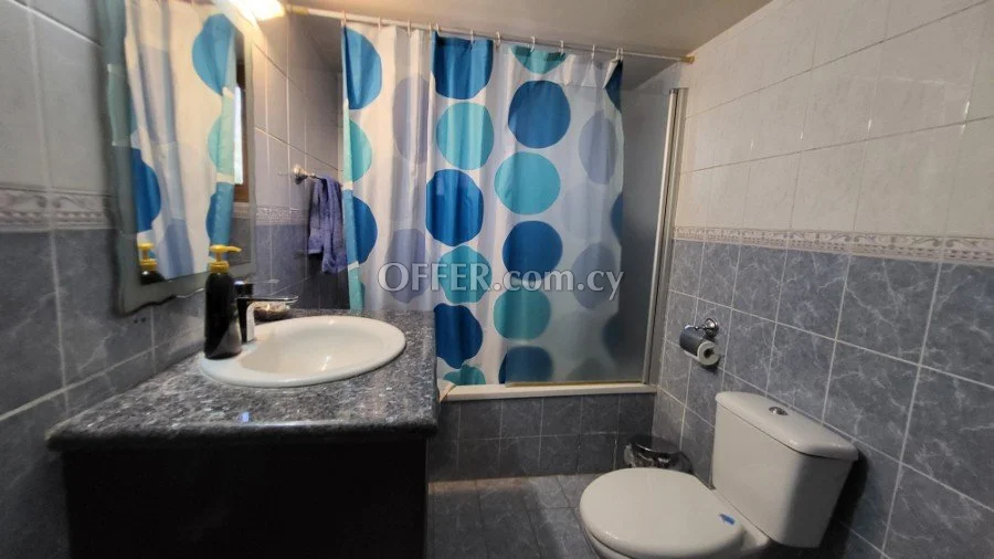 House in Limassol suburbs built in 660m2 plot which can be used as 2 separate residents - 6