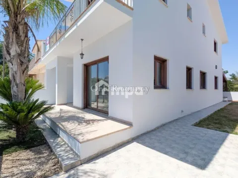 Three-Bedroom House with Attic in Lakatamia For Sale - Main Photo