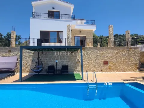 For Sale Resale Villa in Tsada with Pool - Main Photo