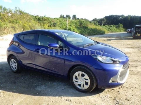 2022 Toyota AQUA 1.5L Hybrid Automatic Hatchback - Main Photo