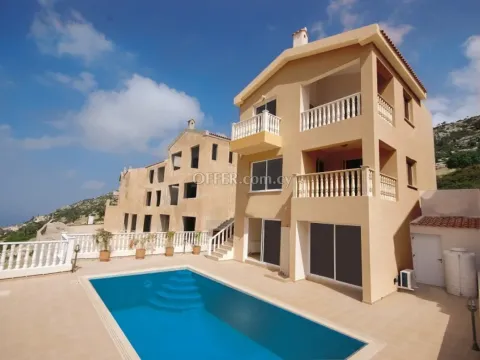 6 Bed Detached House for sale in Peyia, Paphos