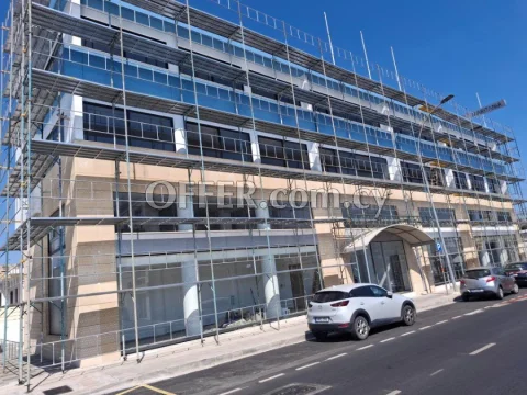 Commercial building 1284 sqm prime location - Main Photo