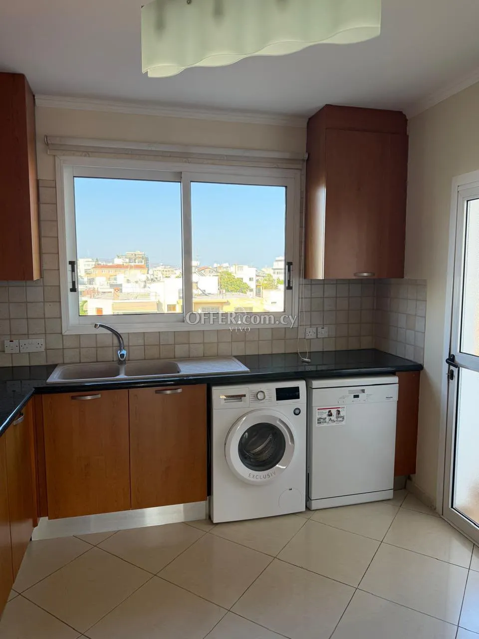 THREE BEDROOM APARTMENT IN MESA GEITONIA, LIMASSOL - 3