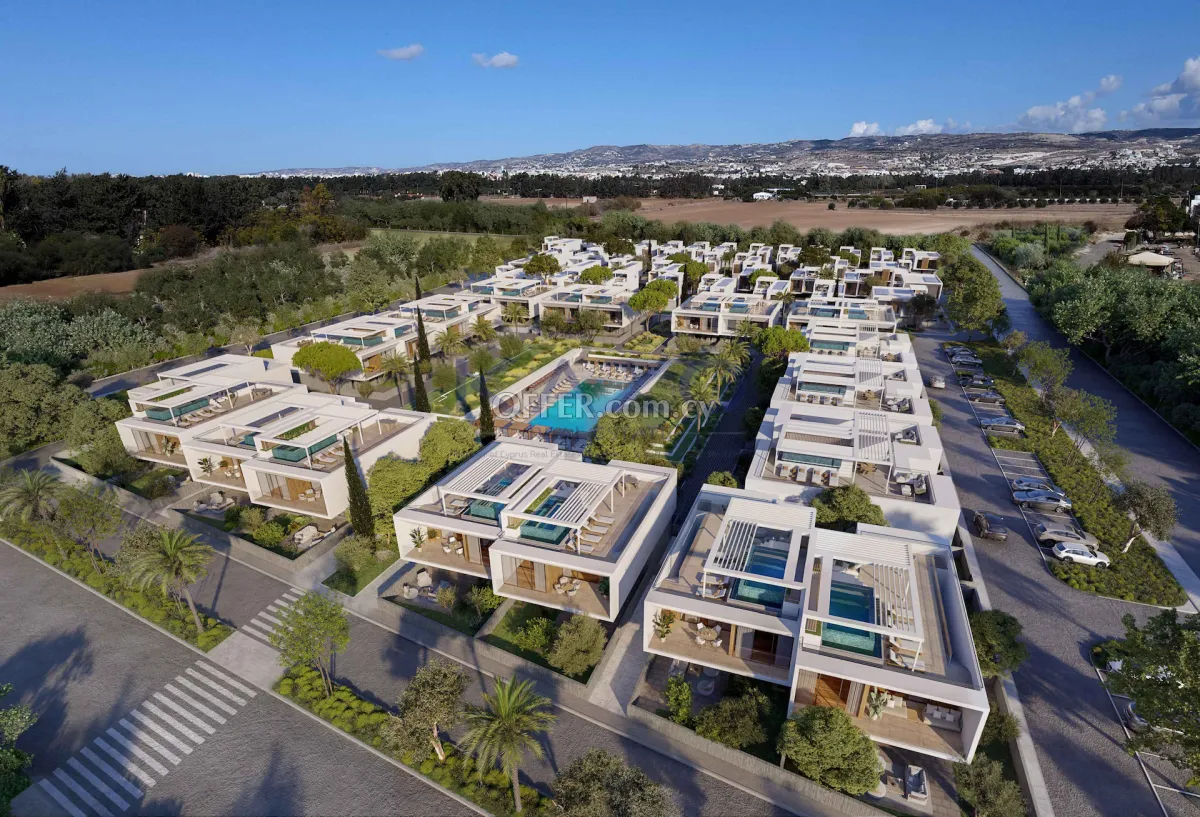 Modern Geroskipou Seafront Villa for Sale with Private Pool and Communal Gym - 1