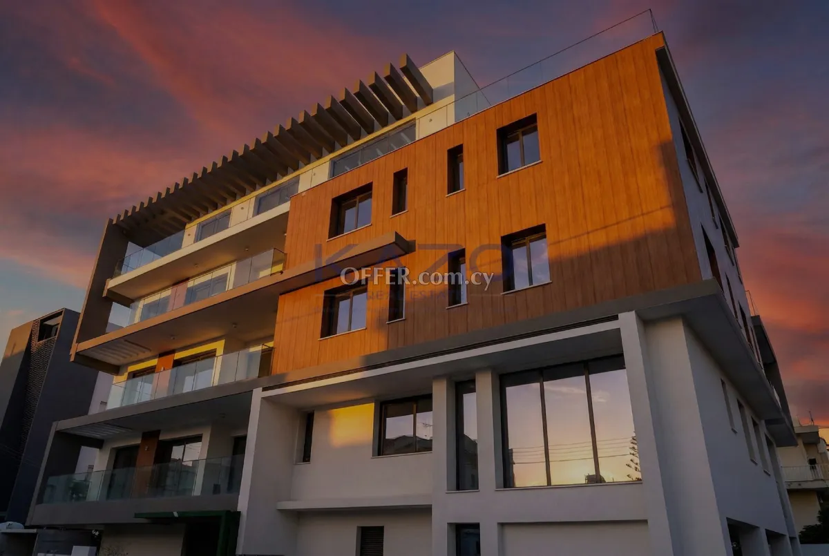 Spacious Top Floor Apartment in Central Papas Area - 8