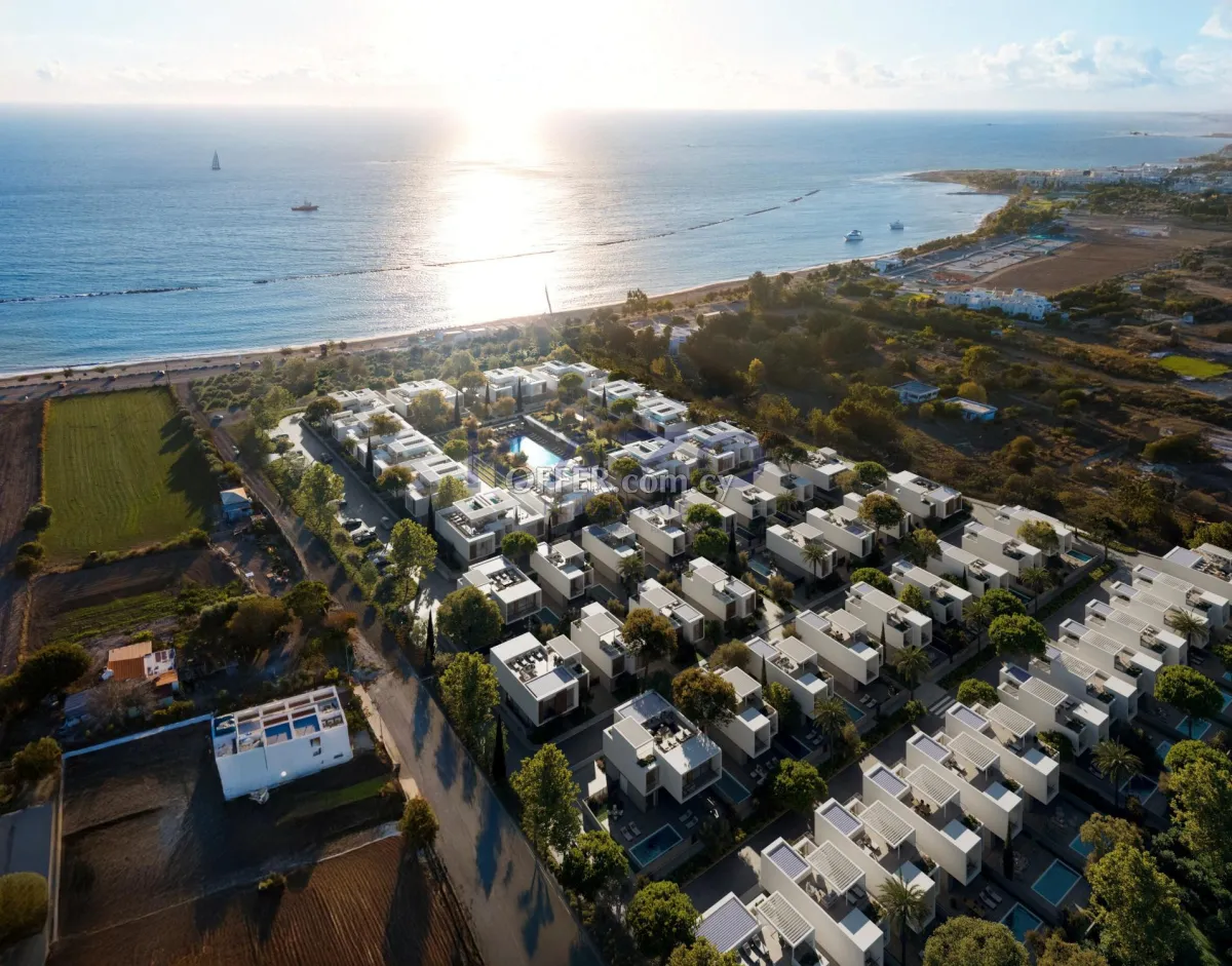 Modern Geroskipou Seafront Apartment for Sale with Private Pool and Gym - 5