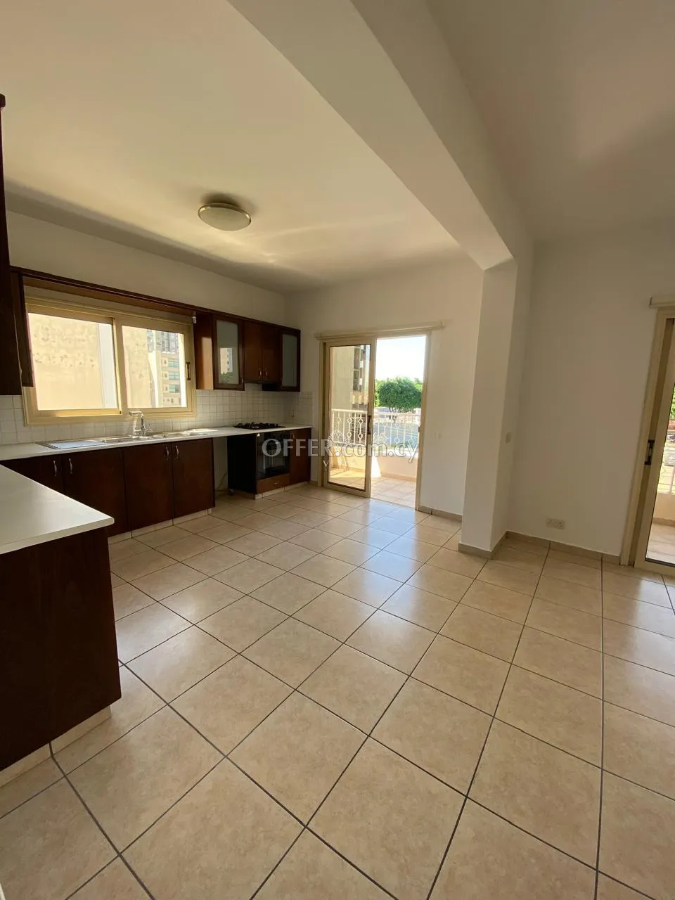 THREE BEDROOM APARTMENT IN OMONIA, LIMASSOL - 8