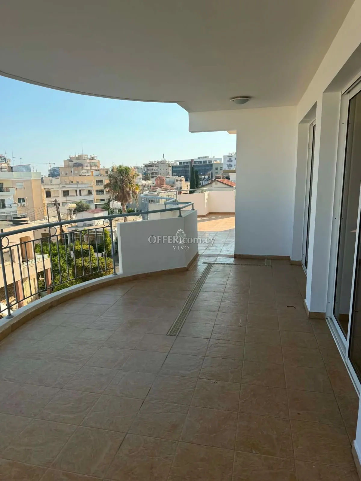 THREE BEDROOM APARTMENT IN MESA GEITONIA, LIMASSOL - 10