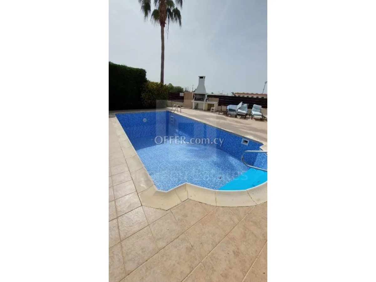 Three bedroom resale villa in Peyia area of Paphos - 8