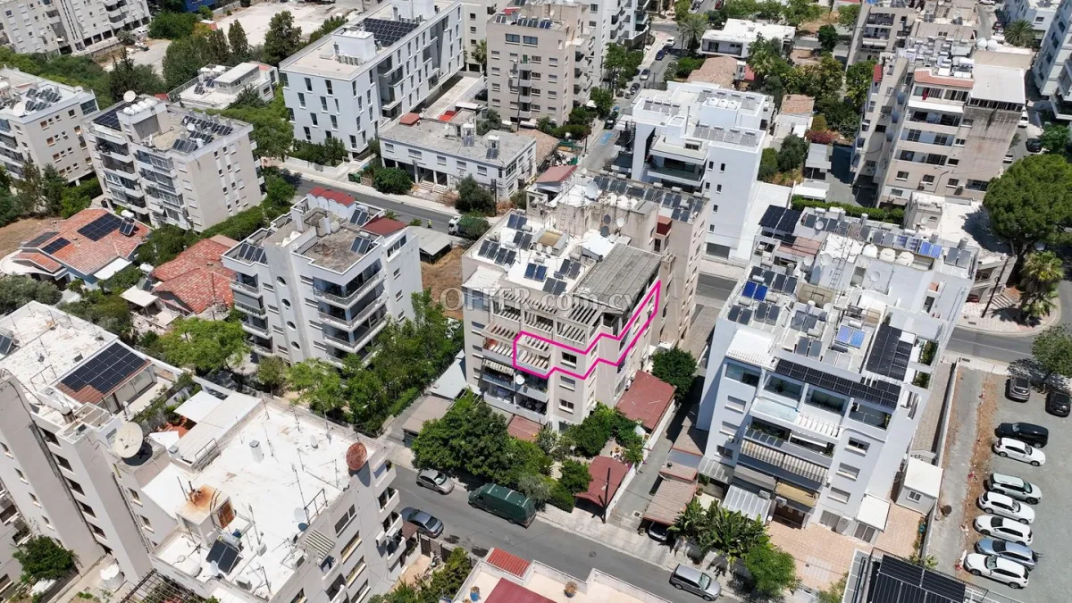 Three Bedroom Apartment in Agioi Omologites Nicosia - 8