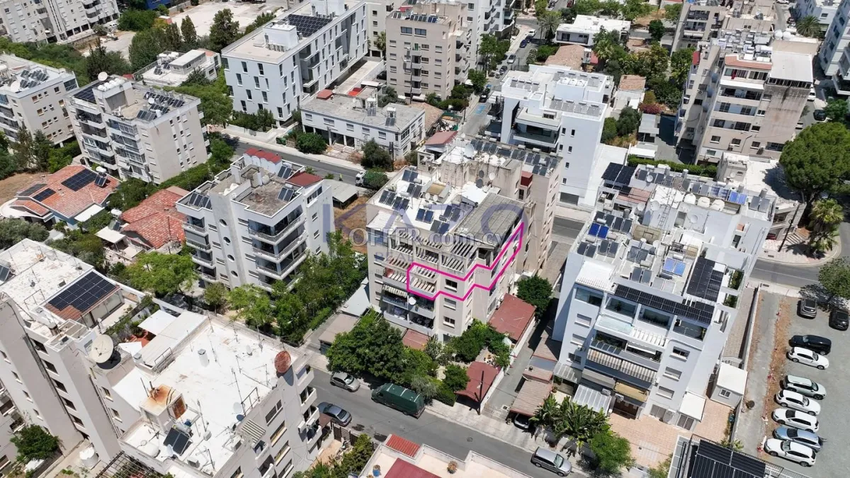 Three Bedroom Apartment in Agioi Omologites, Nicosia - 11
