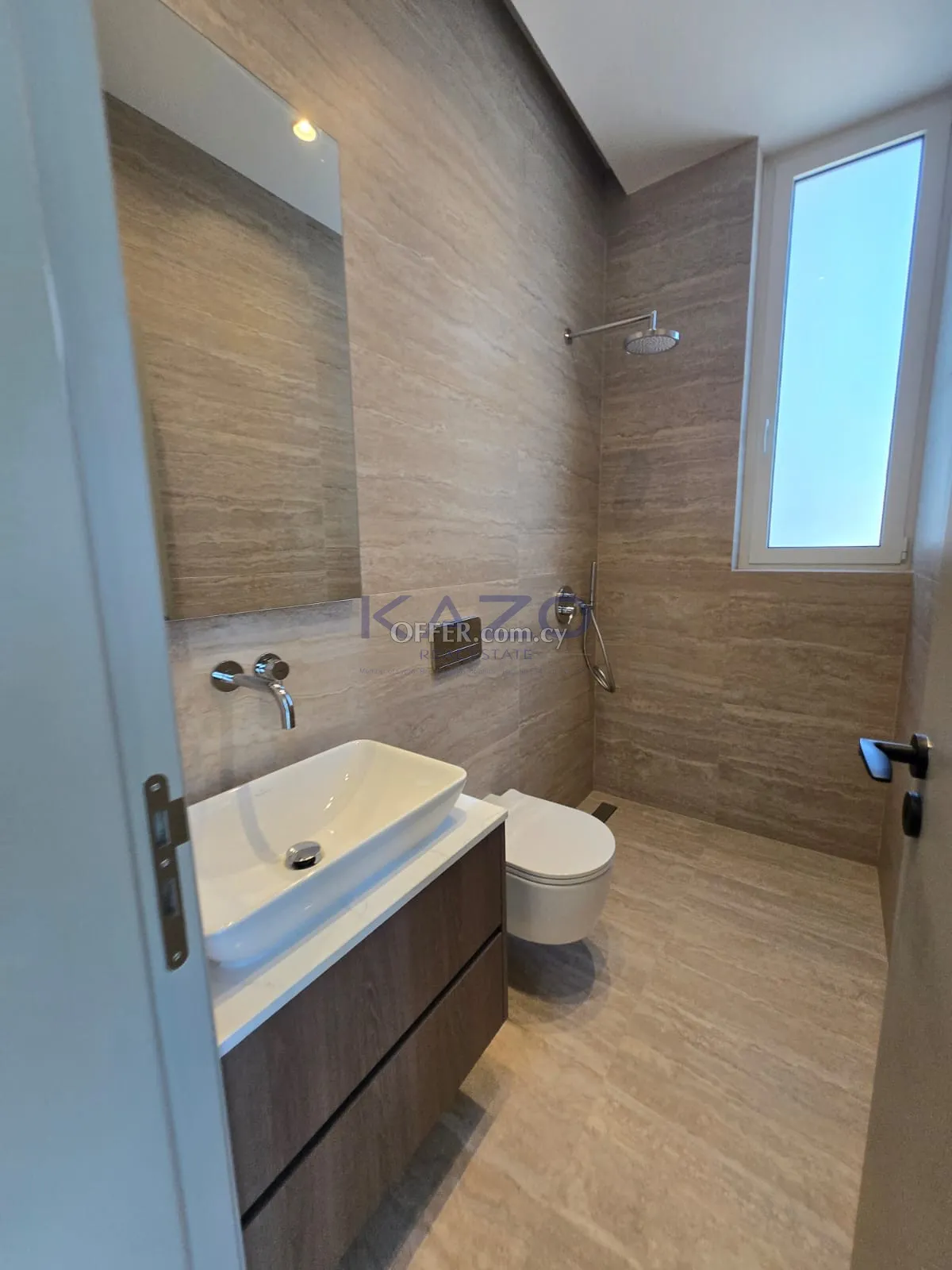 Modern Seafront Apartment with Gym in Mouttagiaka - 5