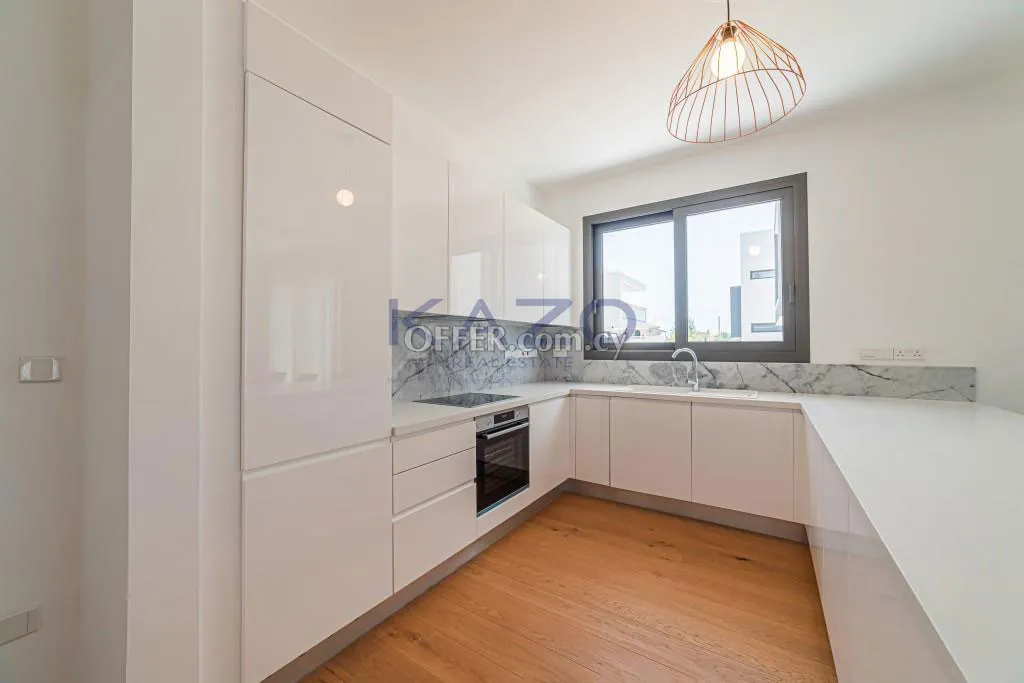 Spacious Top Floor Apartment in Central Papas Area - 5